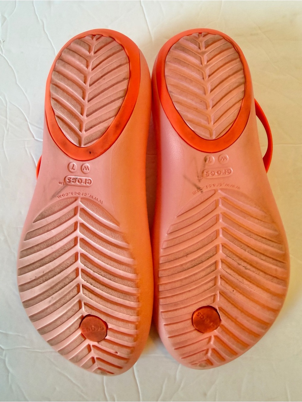 Crocs Serena Flower Embellished Thong Sandal wmns 7 Bright Coral Melon Slingback - Picture 8 of 8